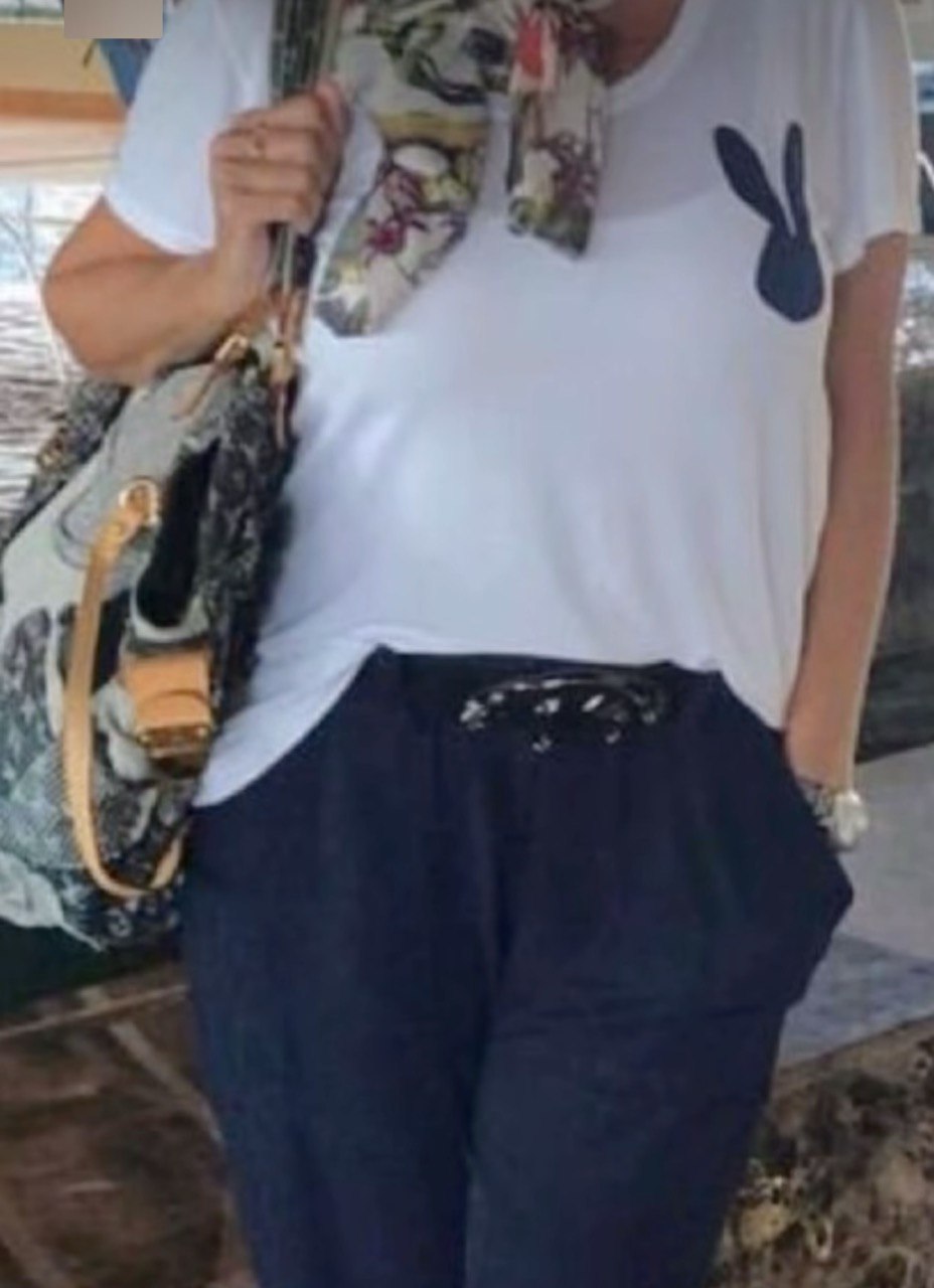 Стиліст назвала 5 речей, які потрібно викинути з гардероба